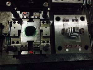 塑膠模具2015052504汽車模具，壓鑄模具