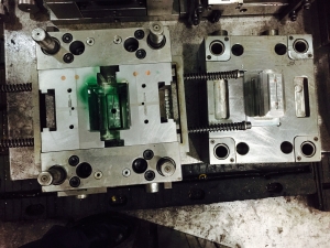 防塵罩外殼模具，防塵罩外殼塑膠模具制造，防塵罩外殼生產(chǎn)廠家F-31245