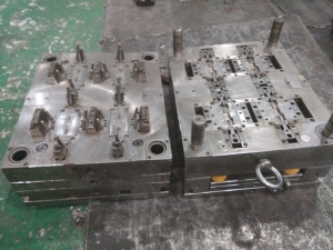 汽車配件雨刮塑膠模具，注塑模具制造，精密模具加工